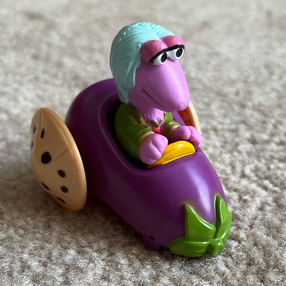 Vintage Jim Henson Fraggle Rock Mokey Eggplant Car Happy Meal Toy Action Figure - Picture 2 of 10